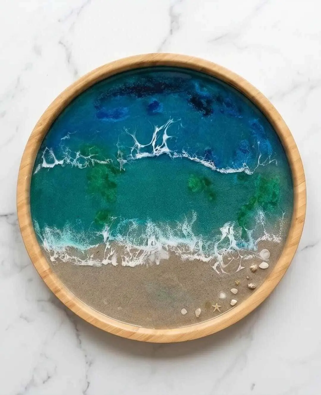 Plateau décoratif en résine époxy artisanal inspirée de l'océan